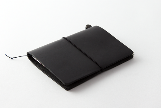 Traveler's Notebook Starter Kit (Passport Size) - Black (15026006) — front view