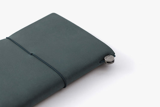 Traveler's Notebook Starter Kit (Passport Size) - Blue (15240006) — in use