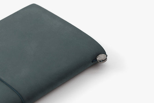 Traveler's Notebook Starter Kit (Regular Size) - Blue (15239006) — in use