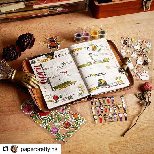 Very very pretty spread from @paperprettyink 😍🌸