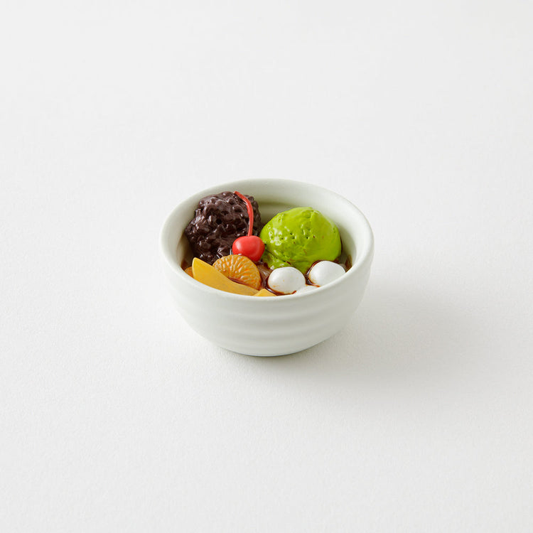 Midori Miniature Magnet <1pc> — Anmitu — angle view