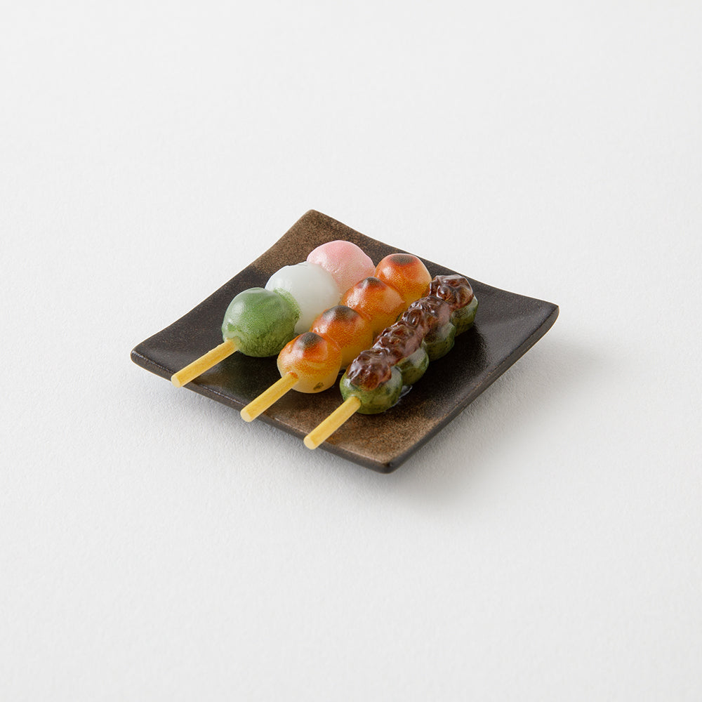 Midori Miniature Magnet <1pc> — Dango — angle view
