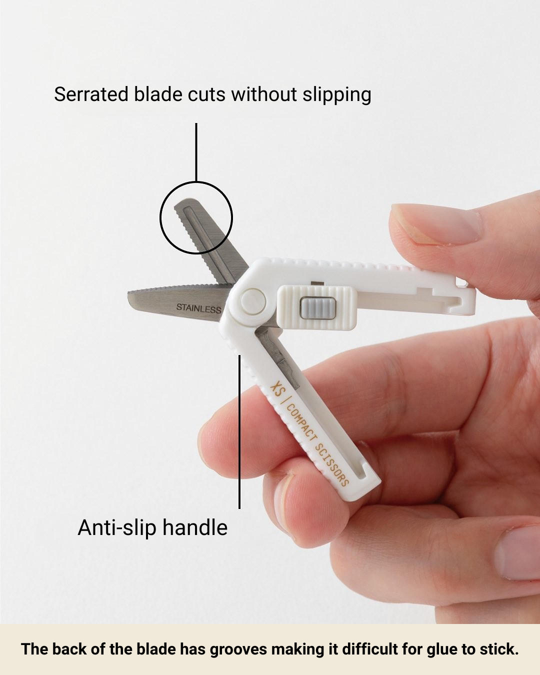 Midori XS Compact Scissors Serrated — Dark Red — front view