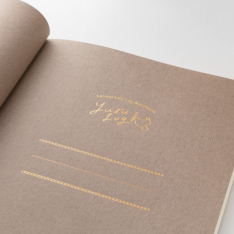 Midori Yuru Log Notebook <B6> — Cat — angle view