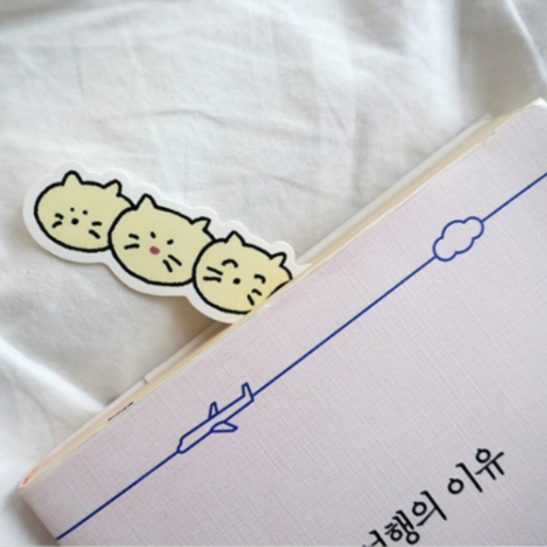 Suatelier Sticker — Cat's Happy Trip — applied in a journal