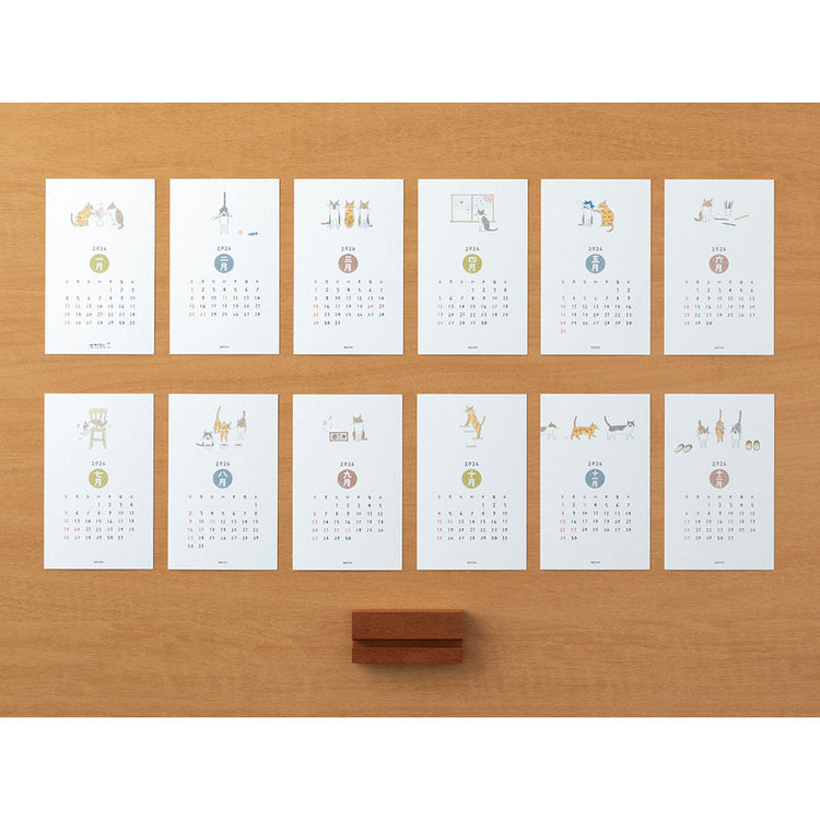 Midori Stand Calendar <2026> — Cat — flat lay