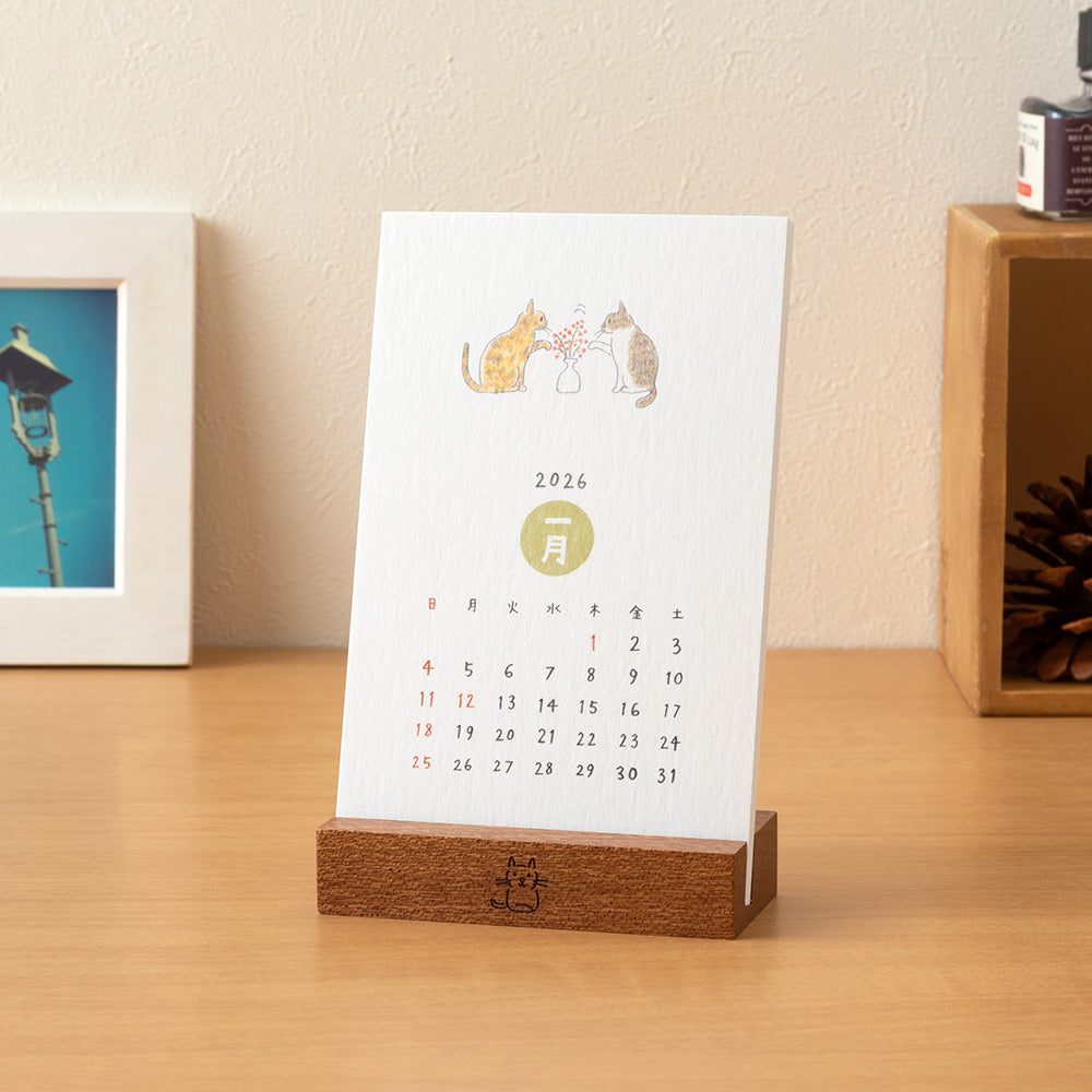 Midori Stand Calendar <2026> — Cat — front view