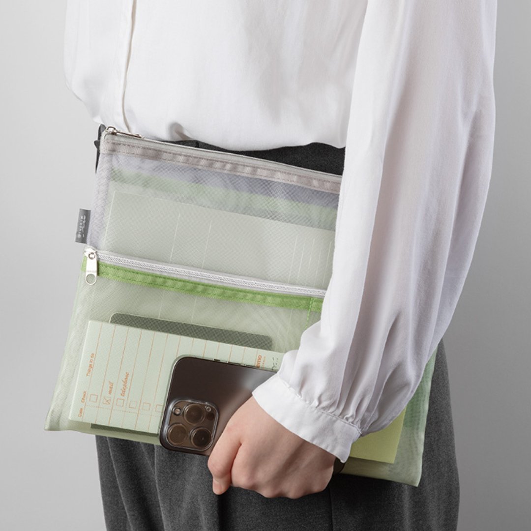 Midori Pen & Tool Pouch <B5> Mesh — Green — front view