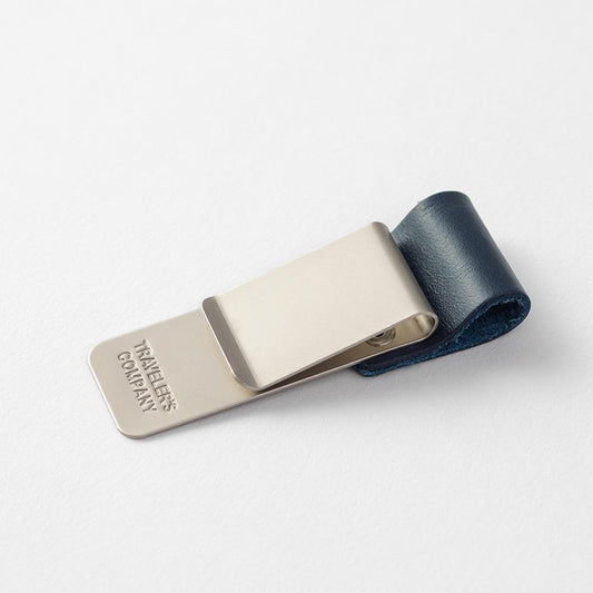 Traveler's Notebook Refill 016 Pen Holder <M> Blue — front view