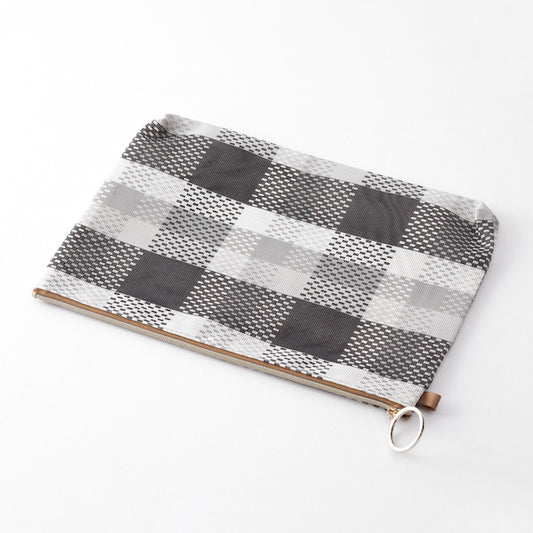 Midori Mesh Graphics Pouch <A5> — Check Black — detail view