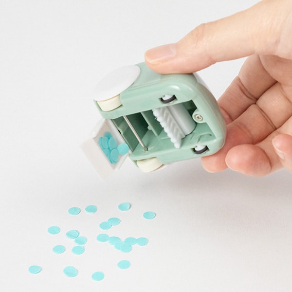 Midori Limited Edition Mini Cleaner II — Pale Green — angle view