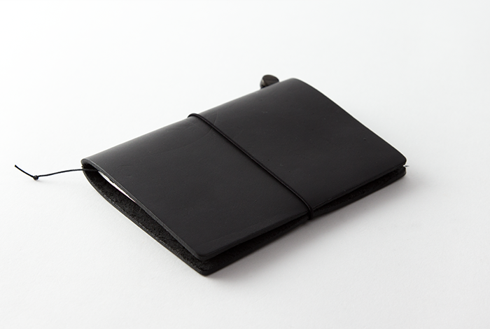 Traveler&apos;s Notebook Starter Kit (Passport Size) - Black (15026006) | Washi Wednesday
