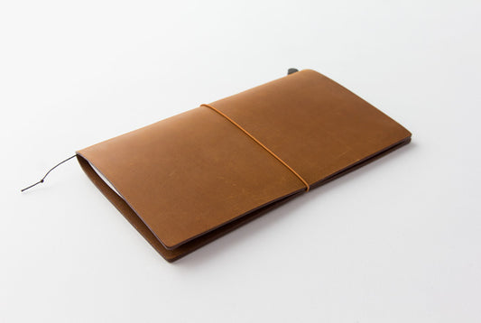 Traveler's Notebook Starter Kit (Regular Size) - Brown (13715006) — front view